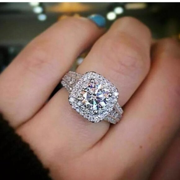 BEAUTIFUL  3 Total CT Cubic Zirconia Ring in Sterling Silver - Picture 2 of 4